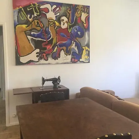 Molly's House Apartment